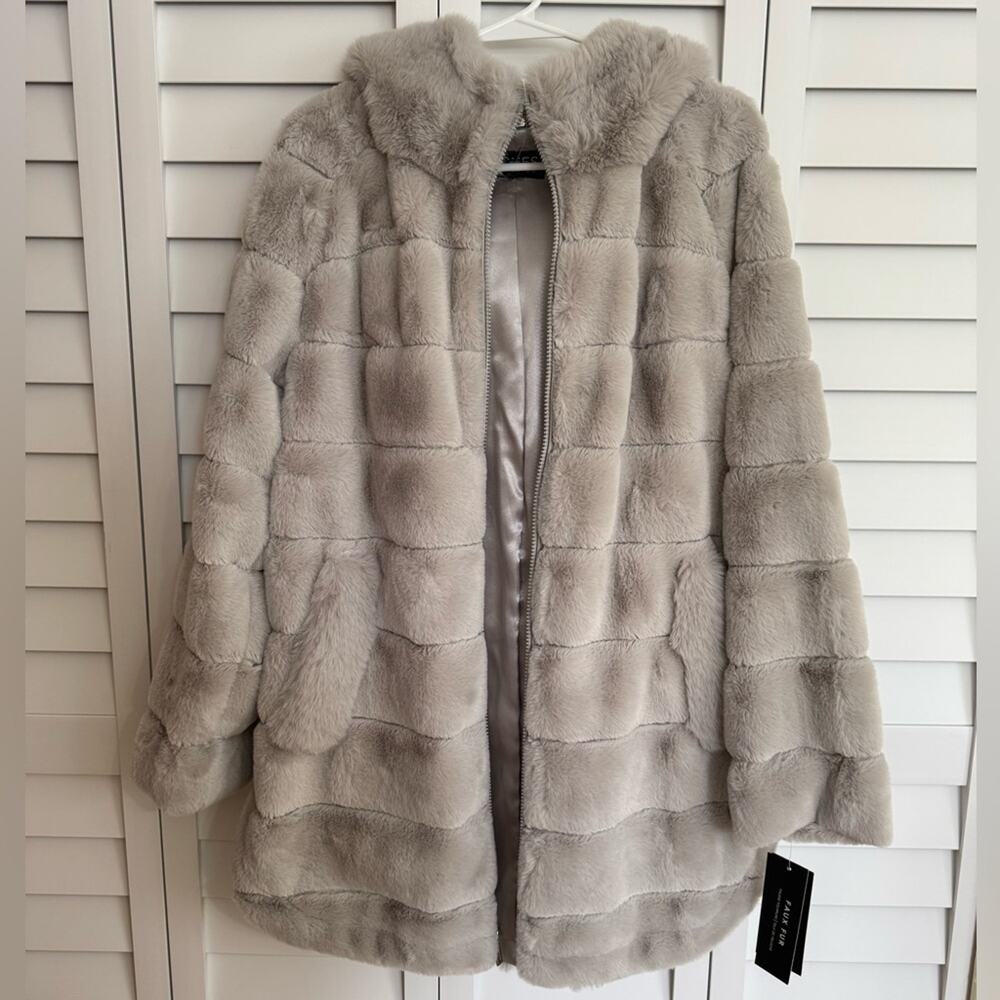 NWT - Jones NEW York - Stand-Collar Faux Fur Coat